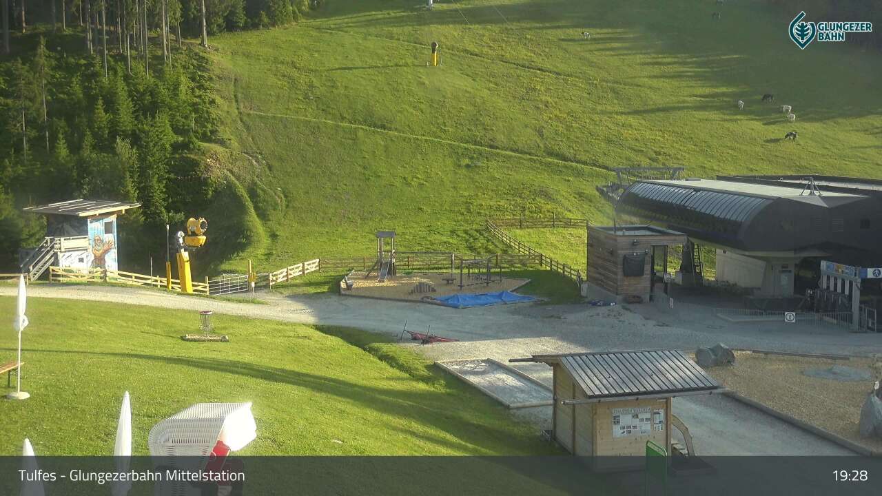 bergfex - Webcam Glungezerbahn Mittelstation - Glungezer - Cam  - Livecam