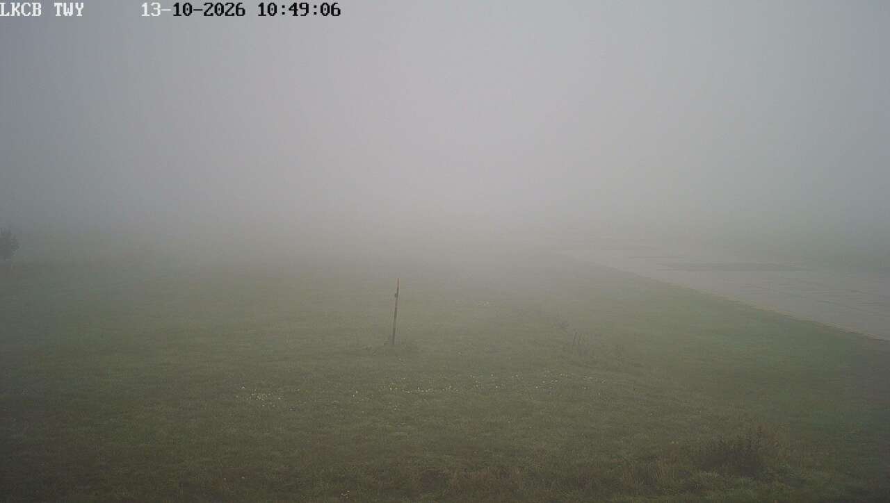 Webcam Cheb, Blickrichtung Flugplatz Eger / Cheb LKCB und Tillenberg ...