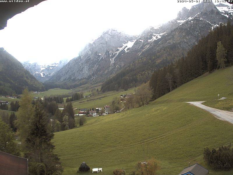 bergfex - Webcam Lungötz - Berghof Wildau - Annaberg / Lungötz / Dachstein West - Cam Richtung Westen ins Lammertal. - Livecam